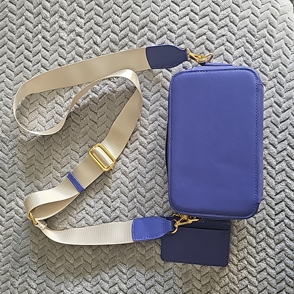 Joy Clean & Saffiano leather crossbody camera bag. 8.5W x 6H - Picture 3 of 3